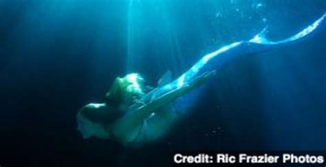 Meet Linden Wolbert The Kinda Sorta Real Life Mermaid Video Dailymotion