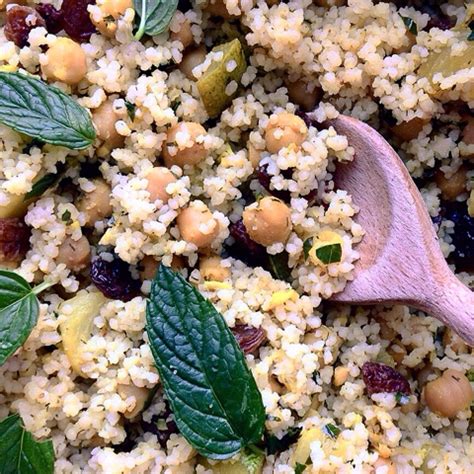I omit the raisins as i can't stand them in savory dishes, but my daughter adds them to hers, so i add the couscous in a slow steady stream, stirring constantly, and continue to boil, stirring, for 1 minute. chickpea, courgette, raisin & couscous salad