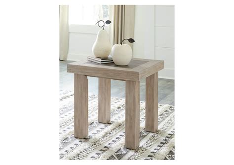 Hennington Coffee Table With 2 End Tables