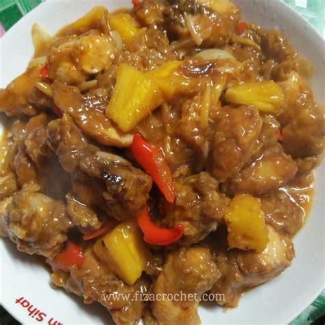 Easy to follow ayam masak merah recipe, a fragrant malay chicken curry from singapore and malaysia, chicken in a light tomato base, with a ayam masak merah is one of my favourite curries ever! Ayam Sweet And Sour Bento Suami Dan Anak-Anak