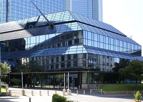 Finden sie das passende finanzprodukt oder lassen sie sich beraten. Deutsche Bank Headquarters (Frankfurt, 1984) | Structurae