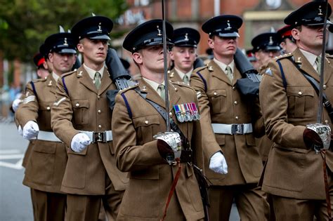 Soldiers From 30 Signal Regiment Greeted With Proud Applause Coventrylive