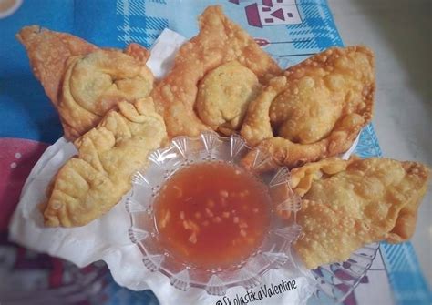 Selain pelengkap makanan seperti bakmi dan bakso, pangsit goreng juga enak dijadikan cemilan. Resep Homemade Crispy Kulit Pangsit Goreng isi Ayam ...