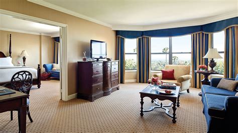As a noun, suite and suit each have different meanings that don't overlap. California Luxury Single Bedroom Hotel Suite | The Langham ...