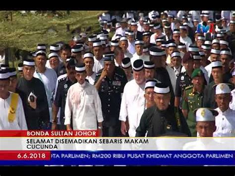 The sultan of johor sultan ibrahim sultan iskandar today visited family members of the eight teenage bikers who. BONDA SULTAN JOHOR - SELAMAT DISEMADIKAN SEBARIS MAKAM ...