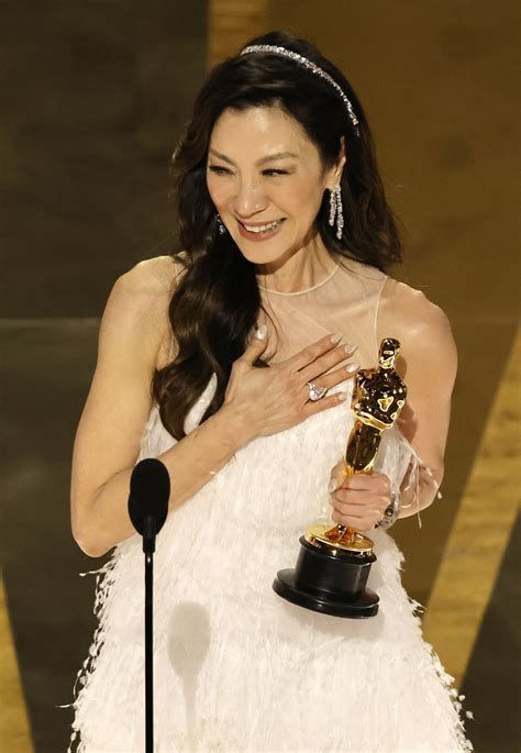 Best Actress Michelle Yeoh In Moussaieff At Oscars Th Academy Awards News Hub Asia