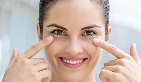 How To Take Care Of The Thin Under Eye Skin