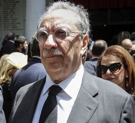 Μία ακόμη γυναικοκτονία συγκλονίζει το πανελλήνιο μέσα σε λίγες μόνο ημέρες. Τι απαντάει ο Μιχάλης Σάλλας μετά τη δέσμευση των μεριδίων ...
