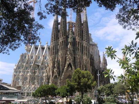 La Sagrada Familia De Barcelona Haz Turismo