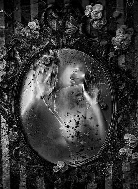 Pin By ♥️hyunjin♥️ On Horror In 2020 Dark Photography Mirror