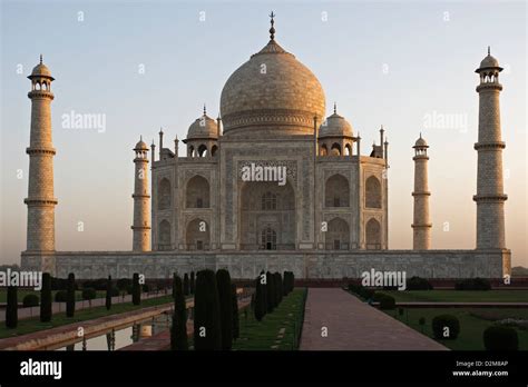 The Taj Mahal One Of The Seven Wonders Of The World Stock Photo Alamy