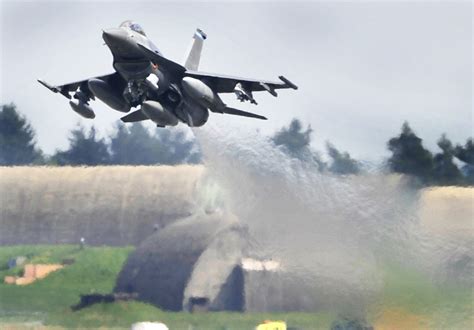 Us Fighter Jet Crashes In Germany Pilot Ejects To Safety