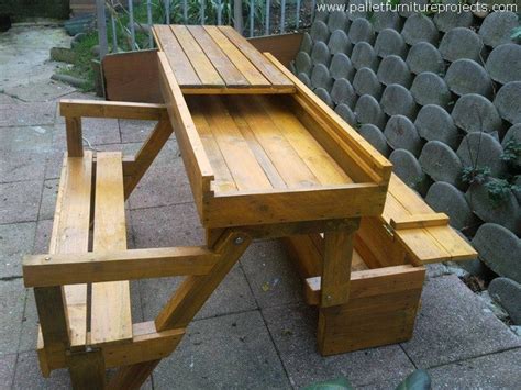 By horizontally turning 12 backrests to the opposite side, the bench can be used from two sides. Two in One Folding Pallet Table Bench | Pallet Furniture Projects