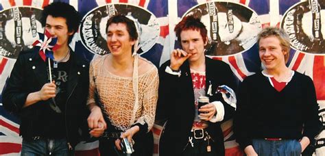 sex pistols lança reedição de god save the queen para jubileu da rainha elizabeth ii rock notícias