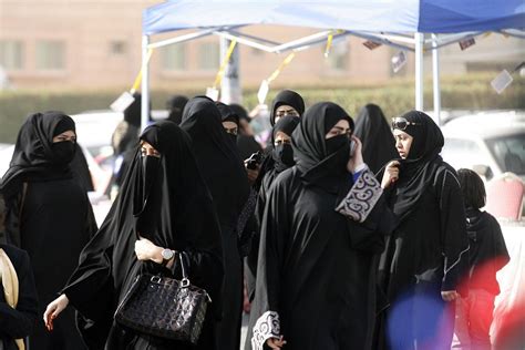 Muslim Women Breaking Stereotypes Arabian Business