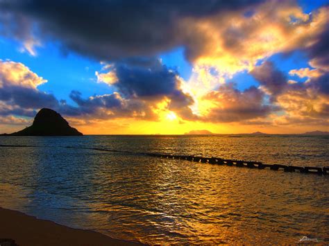 These 20 Beautiful Sunrises In Hawaii Will Have You Setting Your Alarm