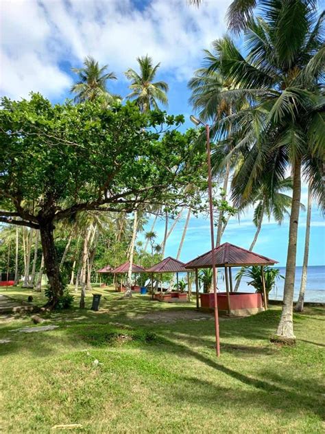 Pantai Namalatu Pantai Batu Karang Yang Cantik Di Ambon Locationeurope