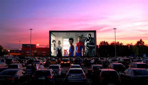 5 Drive In Movie Theaters Across America