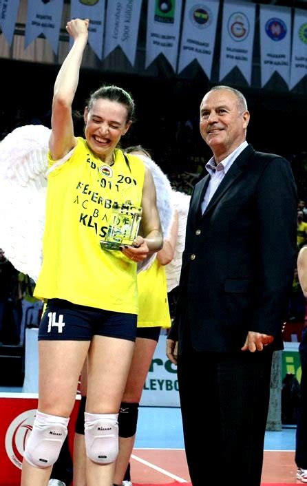 Jun 28, 2021 · her ne kadar oyunculuk deneyimi olsa da murat boz aslında bir şarkıcı. Fenerbahçe Volleyball, Fenerbahçe Bayan Voleybol Takımı ...