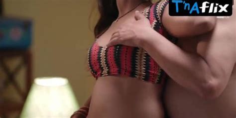 Rani Pari Sexy Scene In Pehredaar 2