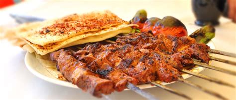 Sie suchen nach adana in essen? Türkische Kebab - Adana Kebabı | Kebab, Türkisches essen ...