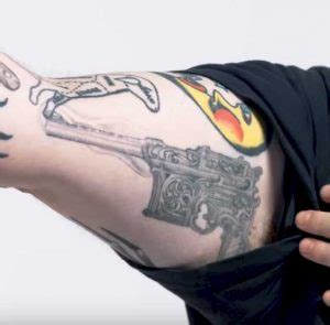 7 ответов 12 ретвитов 305 отметок «нравится». Action Bronson reveals his crazy tattoo collection and ...