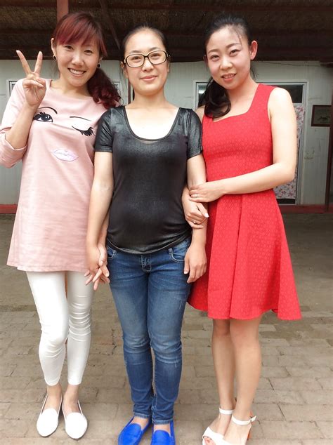Chinese Wife And Friends Photo 16 17
