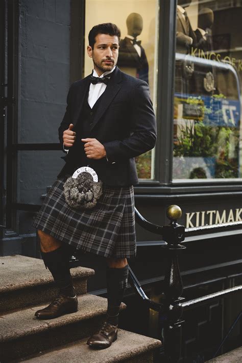 Kilt Outfit Made In Scotland Menswear Kilt Outfits Kilt Men In Kilts