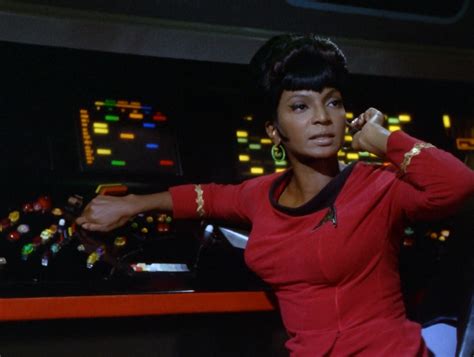 Star Trek Nichelle Nichols As Lieutenant Uhura Star Trek Universe