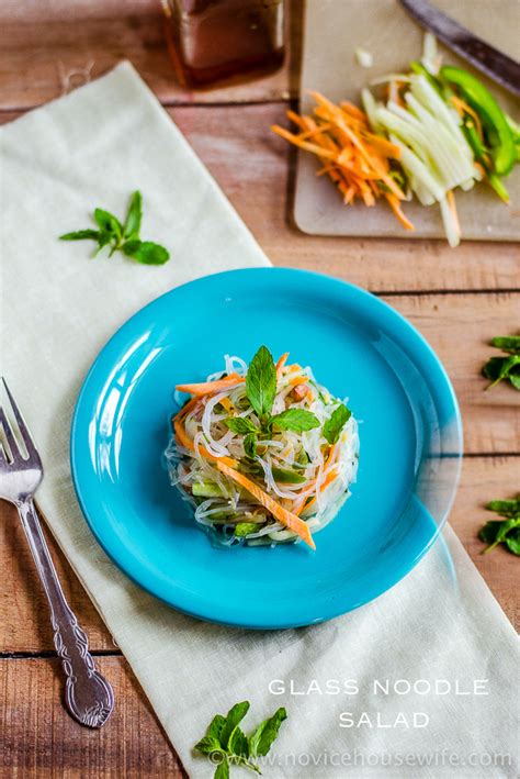 I love this fresh and healthy thai glass noodle salad! Thai Glass Noodle Salad - The Novice Housewife