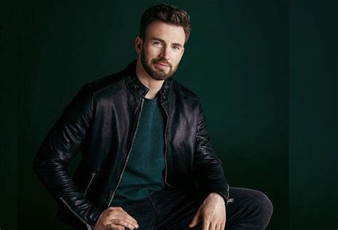 Mom Will Be So Happy Chris Evans Is The Sexiest Man Alive For 2022