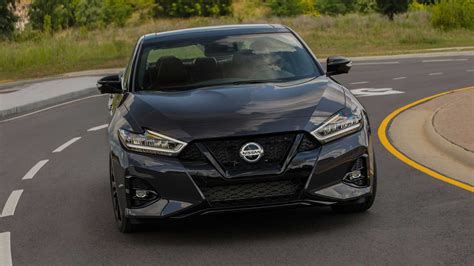 2021 Nissan Maxima 40th Anniversary Edition Has Snazzy Looks And