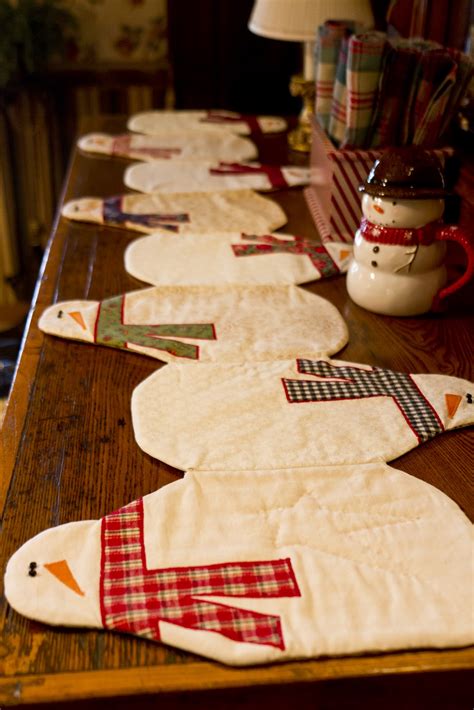 Quilted Snowman Table Runner 1067×1600 Pixel Holiday Table
