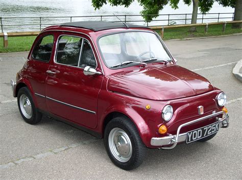 The italian classic has a set of sporty fiat rims that provide a tough look. Classic Chrome | Fiat 500 L 1971 (K) Burgundy