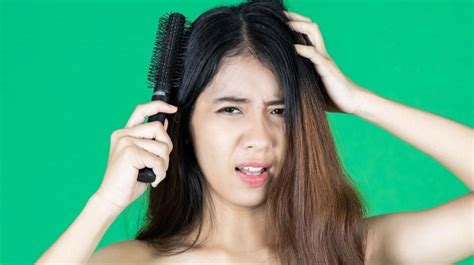 9 Cara Merawat Rambut Kering Dan Rontok