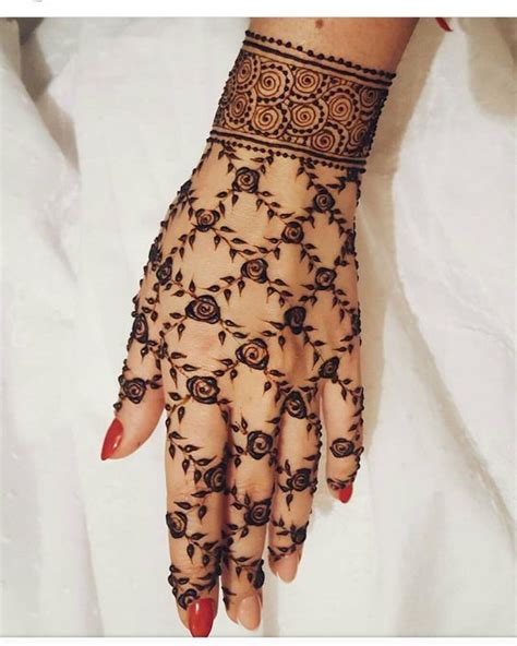 Top 10 Unique Henna Designs For Your Mehndi Bling Sparkle