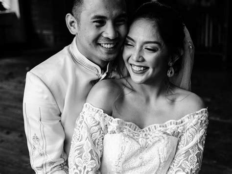 Fun Filipiniana Wedding Philippines Wedding Blog In 2020 Filipiniana Wedding Tagaytay