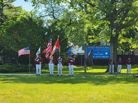 Remembering the fallen | The Long Island Advance