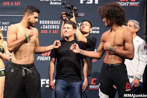 Yair Rodriguez Alex Caceres Ufc Fight Night 92 Ceremonial Weigh Ins Mma Junkie