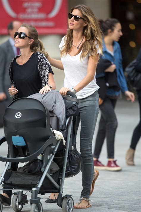 Gisele Worked Her Favorite Outfit With Sandals In The Summer Gisele