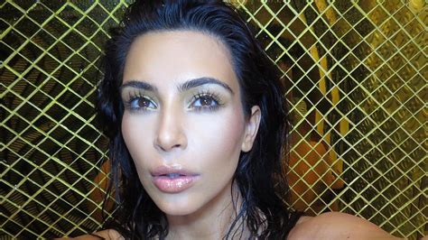 Kim Kardashian Posts A Nude Pregnant Selfie On Instagram Hot