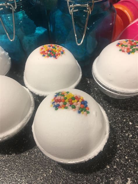 Buy bath bombs 12pcs gift set, pure natural essential oil, floating fizzies,. Baby powder scented bath bomb | Bath bombs scents, Scented ...