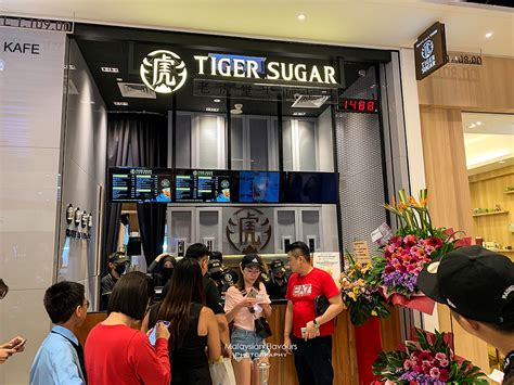 The authentic and famous taiwan number one brown sugar boba fresh milk is opening its 11th outlet in share and tag your friends and family on facebook if you find xing fu tang malaysia bubble tea promotion is useful. Tiger Sugar Pavilion KL: VS The Alley, Brown Sugar Boba ...