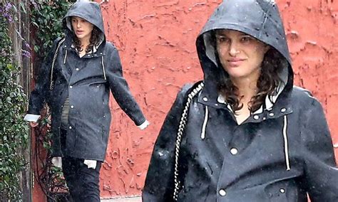 Pregnant Natalie Portman Nearly Bursts Out Of Raincoat Daily Mail Online