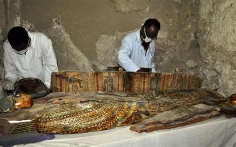 Mummies Over 1000 Statues Discovered In 3500 Year Old Tomb In Egypt
