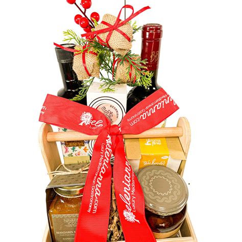A Sample Of Greece Christmas T Basket Luxury Food Hampers And T