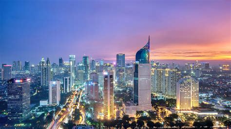 Pemprov dki jakarta memberlakukan jam malam hingga pukul 20.00 wib bagi rukun tetangga (rt) yang berada… 15 Universitas Terbaik di DKI Jakarta 2020/2021 ...
