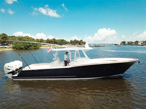 Bonadeo boatworks relies on blue sea systems 100a dualbus busbars for their complex electrical system aboard the 34cc. Bonadeo 370 is all new for 2018 - Southern Boating
