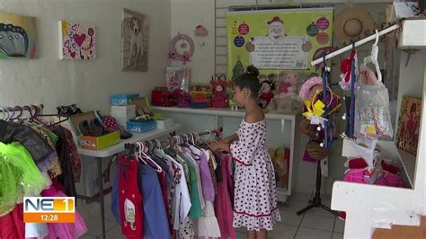 Garota De 11 Anos Organiza Bazar Na Garagem De Casa Para Ajudar Outras