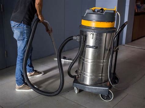 Top 12 Best Heavy Duty Vacuum Cleaners Reviews 2021